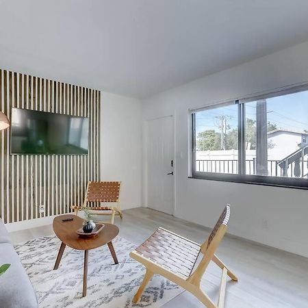 Chic Retreat: 2Br Apartment! Форт Лодърдейл Екстериор снимка
