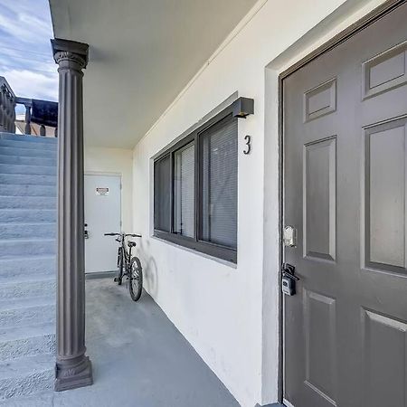 Chic Retreat: 2Br Apartment! Форт Лодърдейл Екстериор снимка