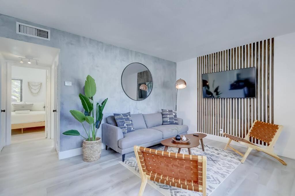 Chic Retreat: 2Br Apartment! Форт Лодърдейл Екстериор снимка